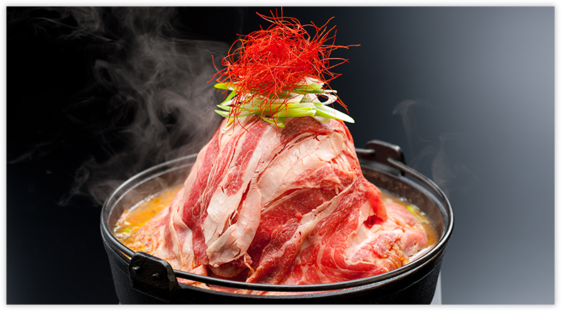 Bidoro's Famous Nikunabe (meat hot-pot)